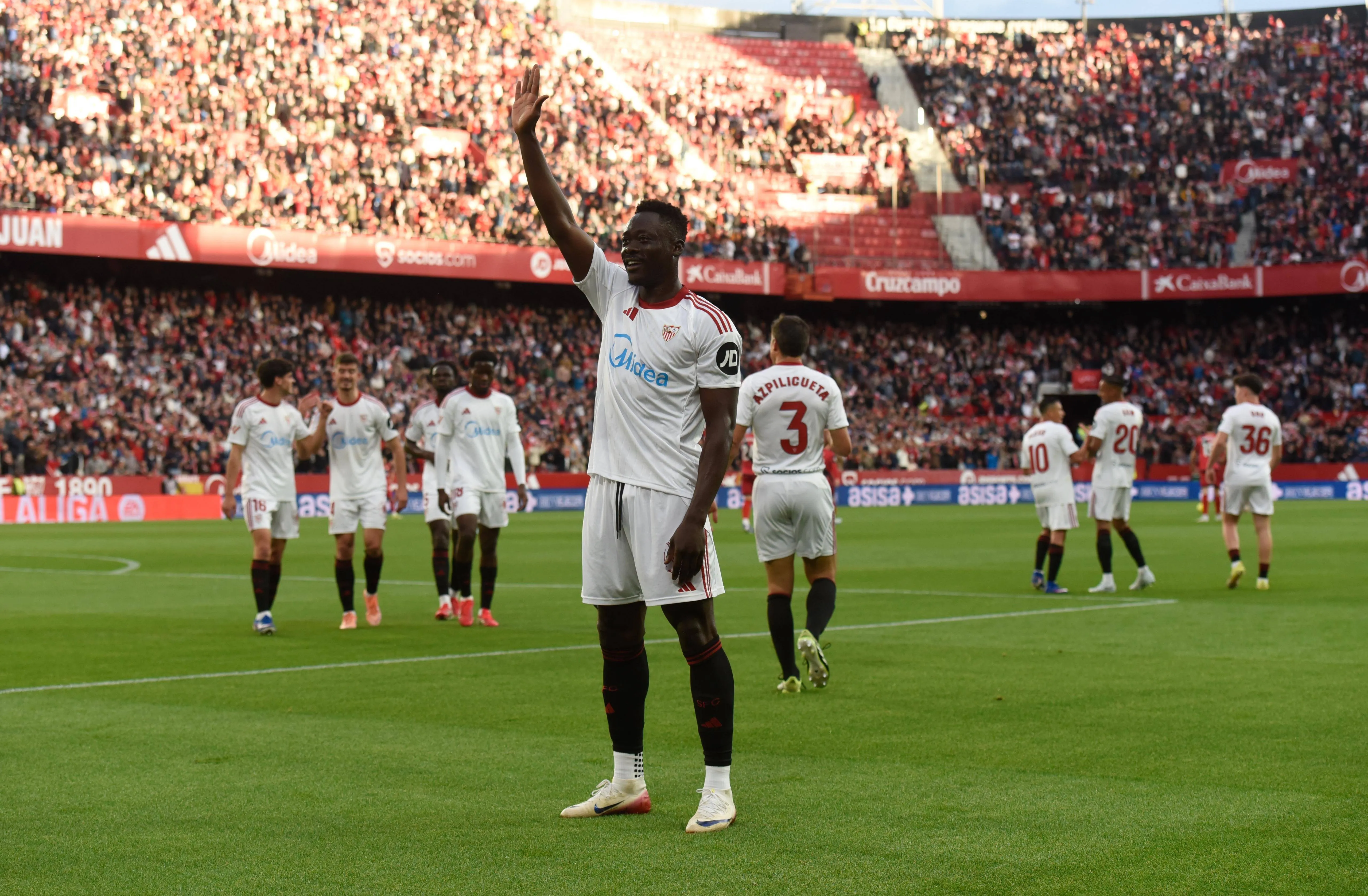 Akor Adams, attaquant des Super Eagles, au FC Séville.
