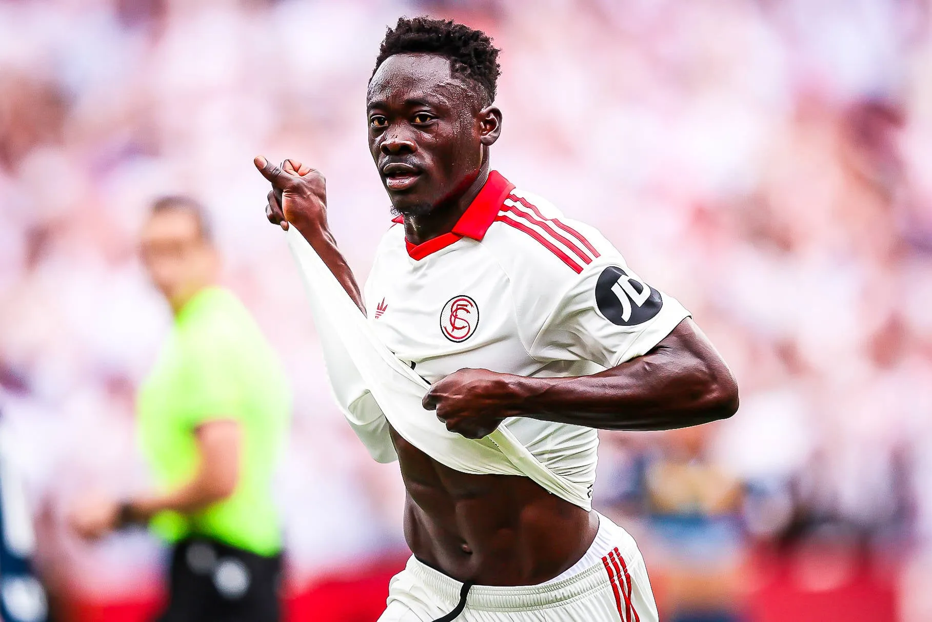 Akor Adams : Un départ imminent de Séville alors que la Ligue 1 prévoit un transfert à 24 milliards !