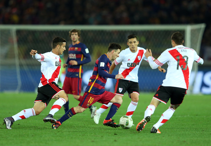 Messi face à River en 2015. Photo: Juano Tesone.