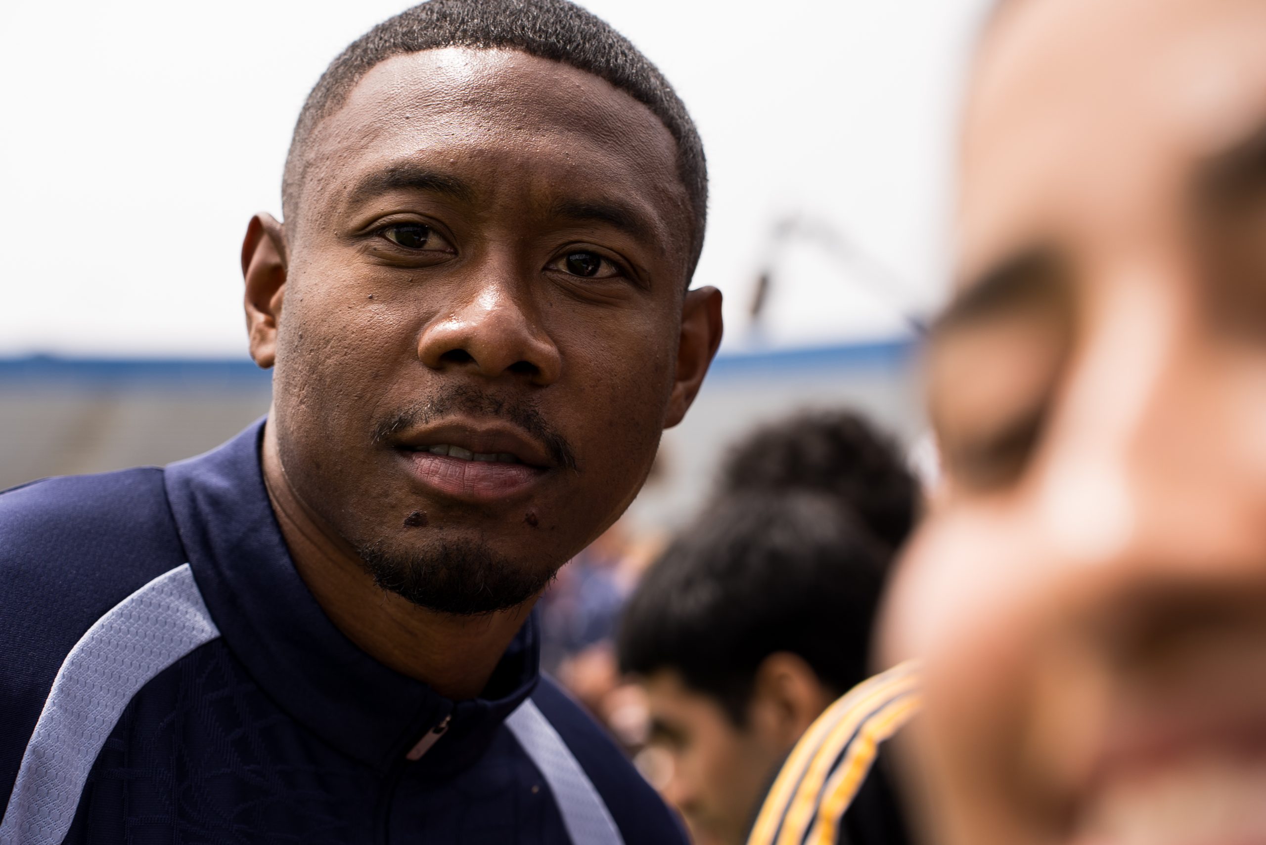 David Alaba prend un selfie avec un fan