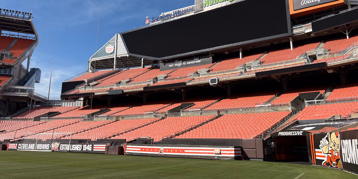 Cleveland se prépare pour un match de foot avant la Coupe du Monde !