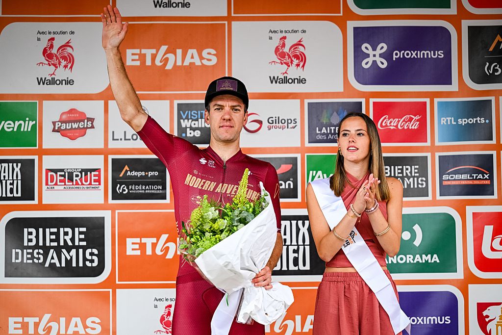 Ben Oliver célèbre sa victoire