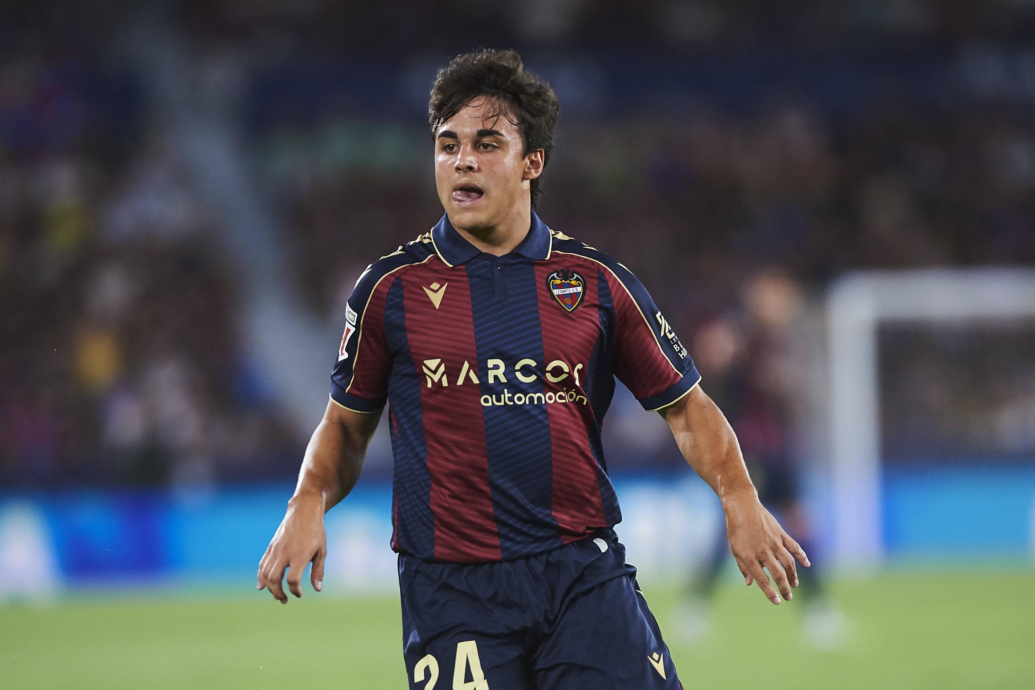 Carlos Álvarez