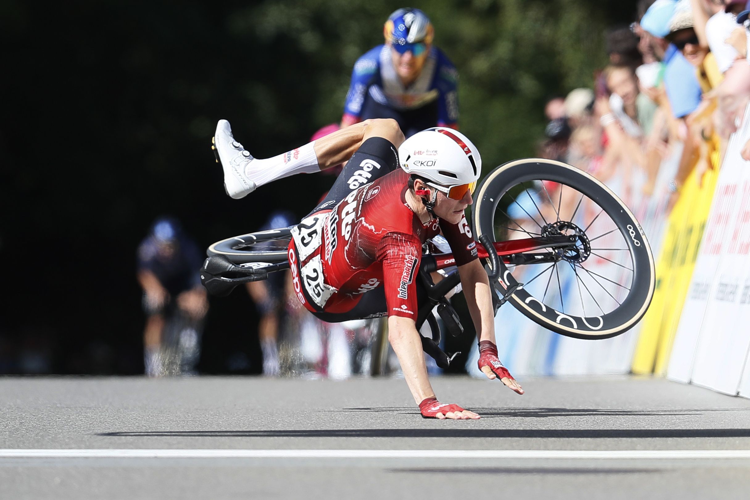 Liam Slock : Une première victoire professionnelle inoubliable au GP Gippingen, une arrivée fracassante !